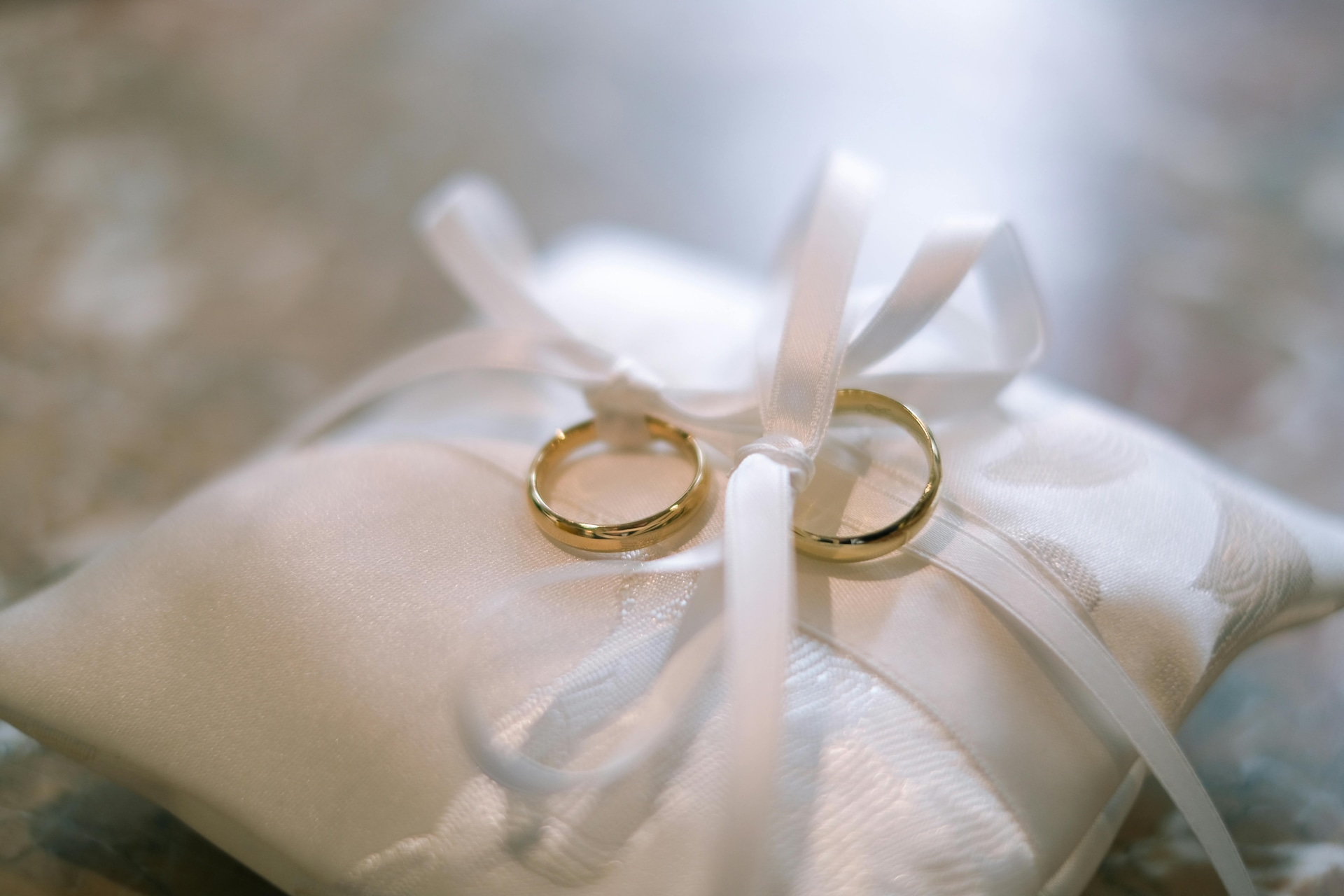 Brightly Grown – Find the Perfect Ring for Your Story